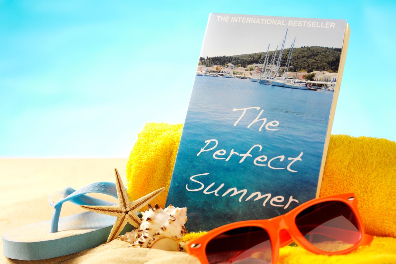 Könyvajánló nyaraláshoz: Tökéletes olvasnivalók a nyári pihenéshez
