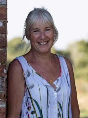 Angela Petch