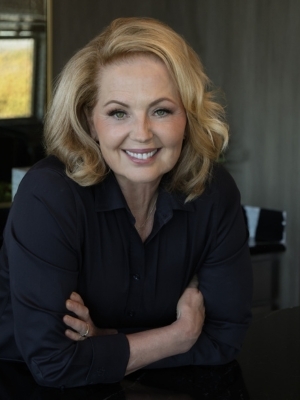 Mary Ellen Taylor