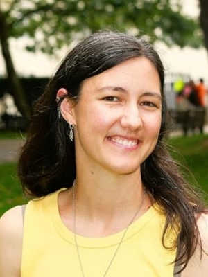 Leonie Mack